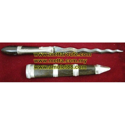 Mitmor, LP Hong Wat Susanthongmon. Tamarind wood cover
